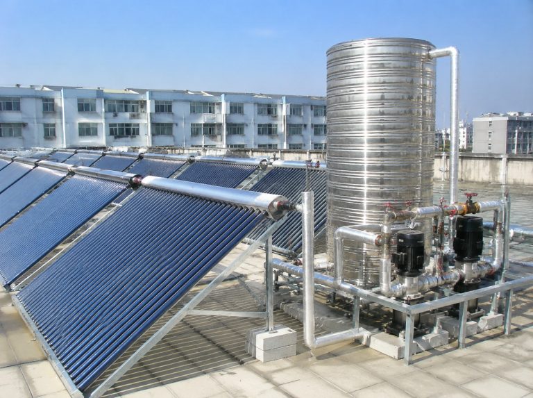许昌经济技术开发区商用大容量真空管太阳能热水系统